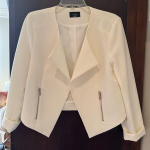 VICI Collection ivory assymetric zipper pocket blazer. Like NEW